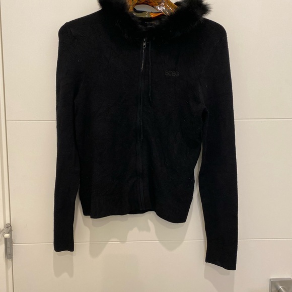 Zip up sweater with hood and for trim - Picture 5 of 5